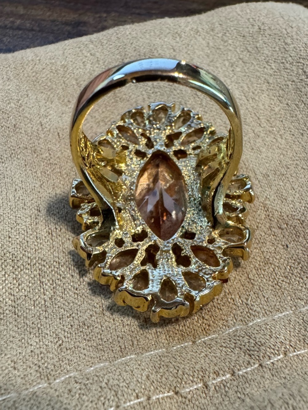 Peach Crystal Statement Cocktail Ring Gold Tone Floral Halo Size 10 - Picture 5 of 6
